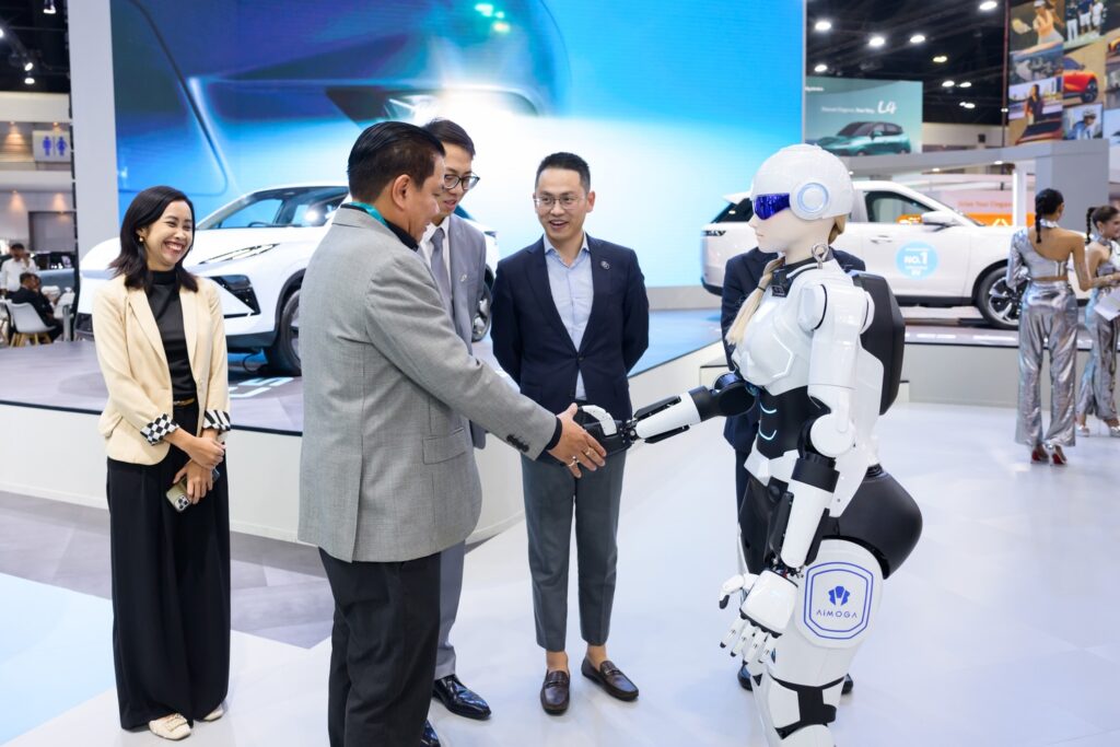 AiMOGA Robotics Debuts at Beijing Auto Show 2026, Humanoid Robot & Robotic Dog Unveiled