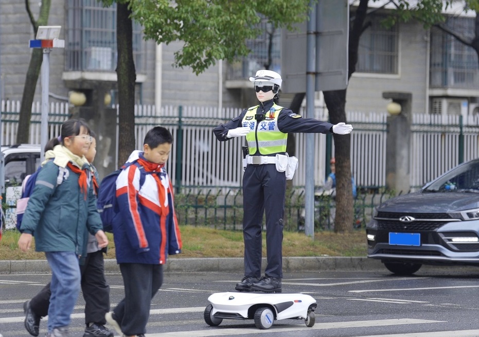 AiMOGA Robotics Debuts at Beijing Auto Show 2026, Humanoid Robot & Robotic Dog Unveiled