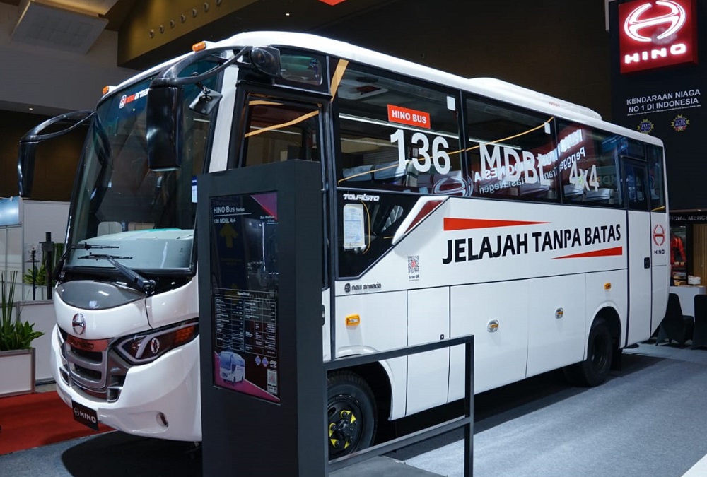 Hino Launches New 4x4 Bus for Heavy-Duty Operations in Plantation and Mining Sectors