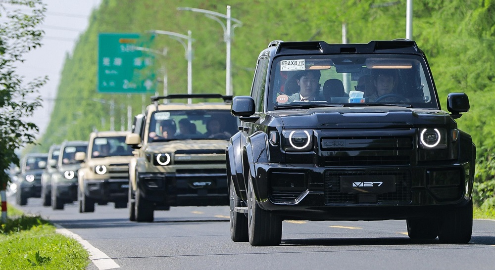 iCAR V27 Golden REEV Review, 160 KM Test Drive, 1,000 KM Range and Extreme Off-Road Capability